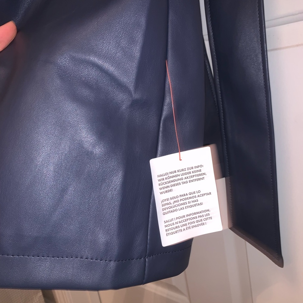 Gorgeous long leather oversized trench coat. Size 12 but fits size 14! - Picture 9 of 9